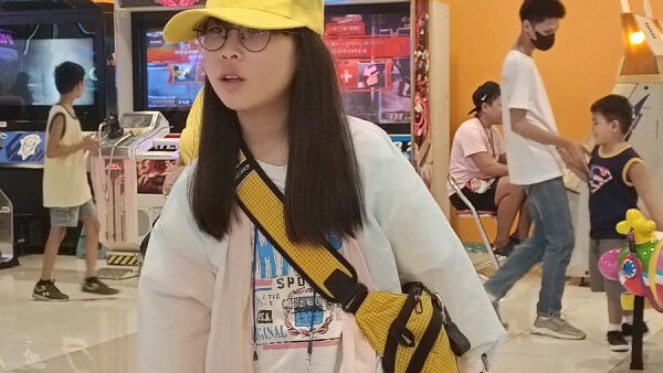 thumb-977659018_enETBtJ7_3087b7ba014c60d078c2a67f47fea5d09da715a2_600x800.jpg