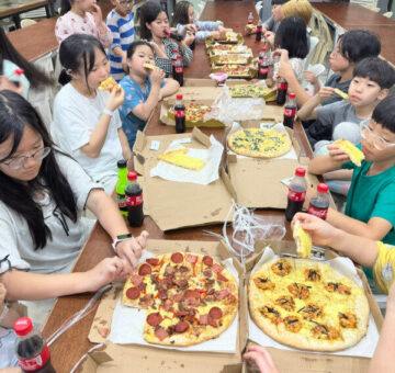 SWIMMING & PIZZA PARTY